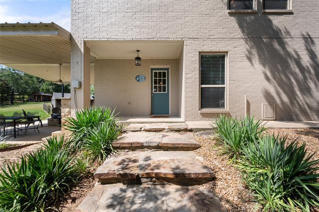 Building Photo - 222 Knights Cir