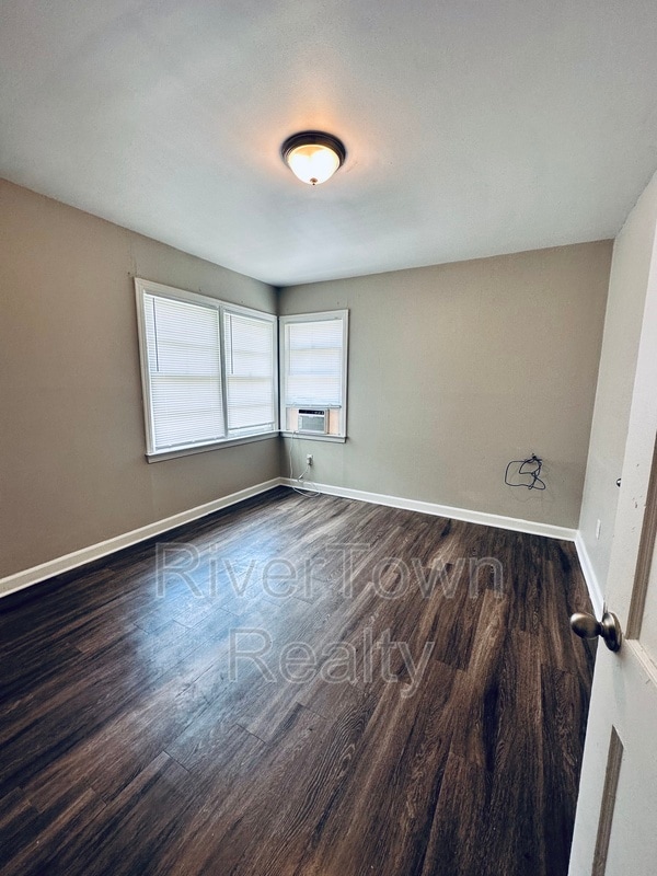 Building Photo - 3364 Rosamond Ave