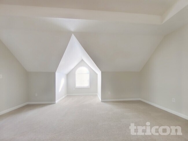 Building Photo - 5132 Meadows Lake Dr