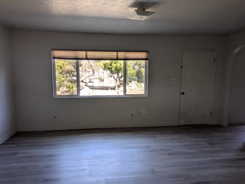 Building Photo - 1465 W Prince Rd