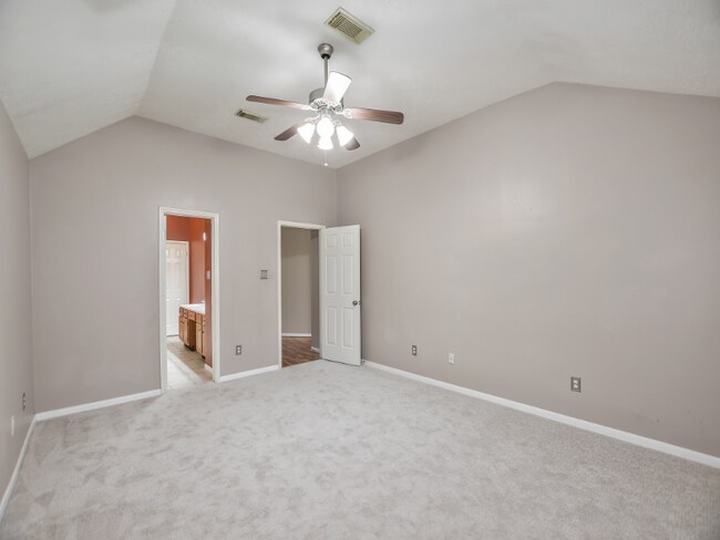 Building Photo - 15118 Red Cedar Cove Ln