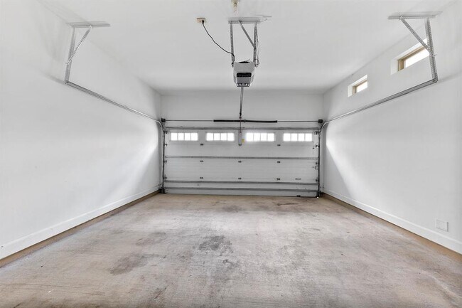 Building Photo - 3319 Bingham Manor Ln