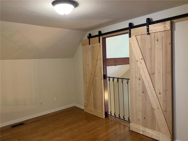 Building Photo - 406 S 37th St