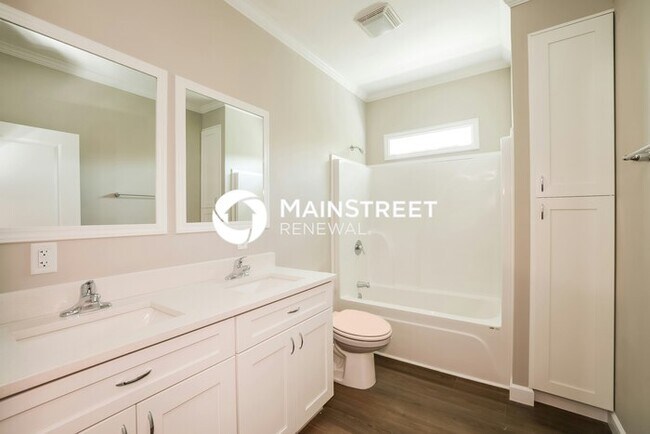 Building Photo - 4 Bedroom Pet-Friendly Home in North Port, FL with Main Street Renewal