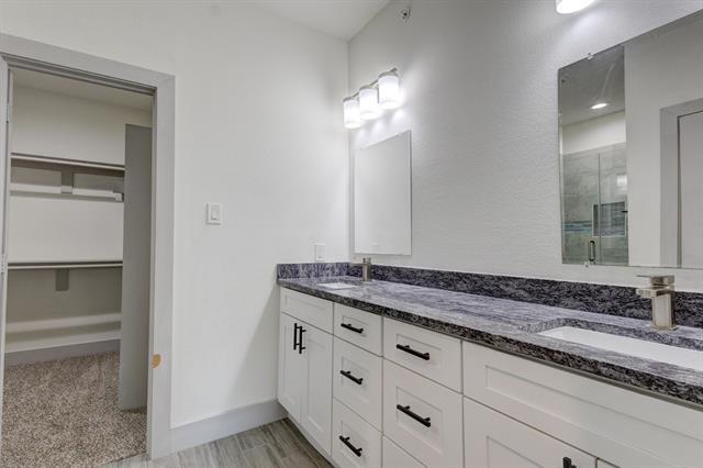 Building Photo - 6043 Rivendell Dr