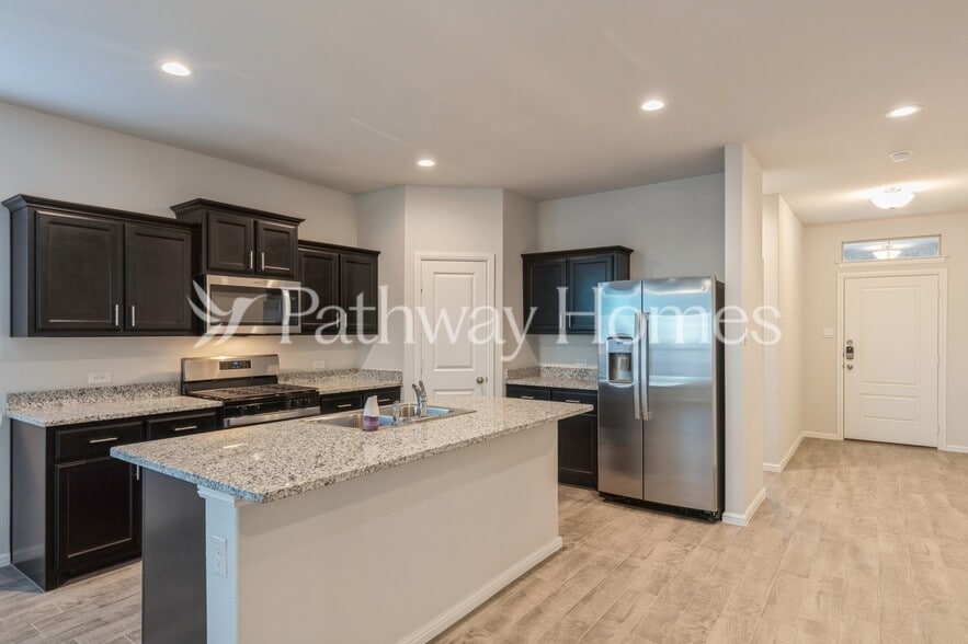 Building Photo - 9732 New Bern Dr