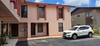 Building Photo - 1345 W 41st St