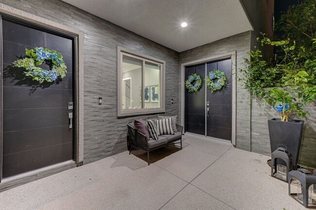 Building Photo - Distinctive Fully Furnished Estate in The Canyons!