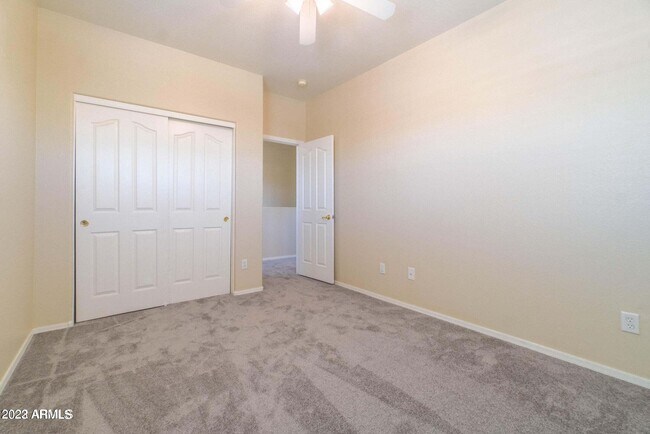 Building Photo - 6816 W Buckskin Trail