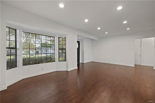 Building Photo - 17061 Germain St