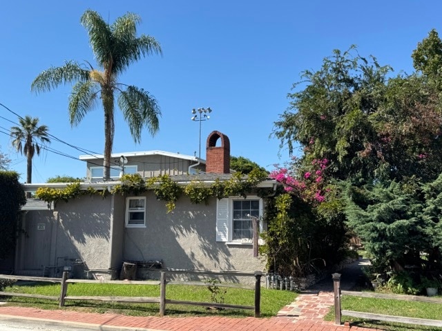 Unit sits above a private home on a quiet cul-de-sac - 1911 Turrell St