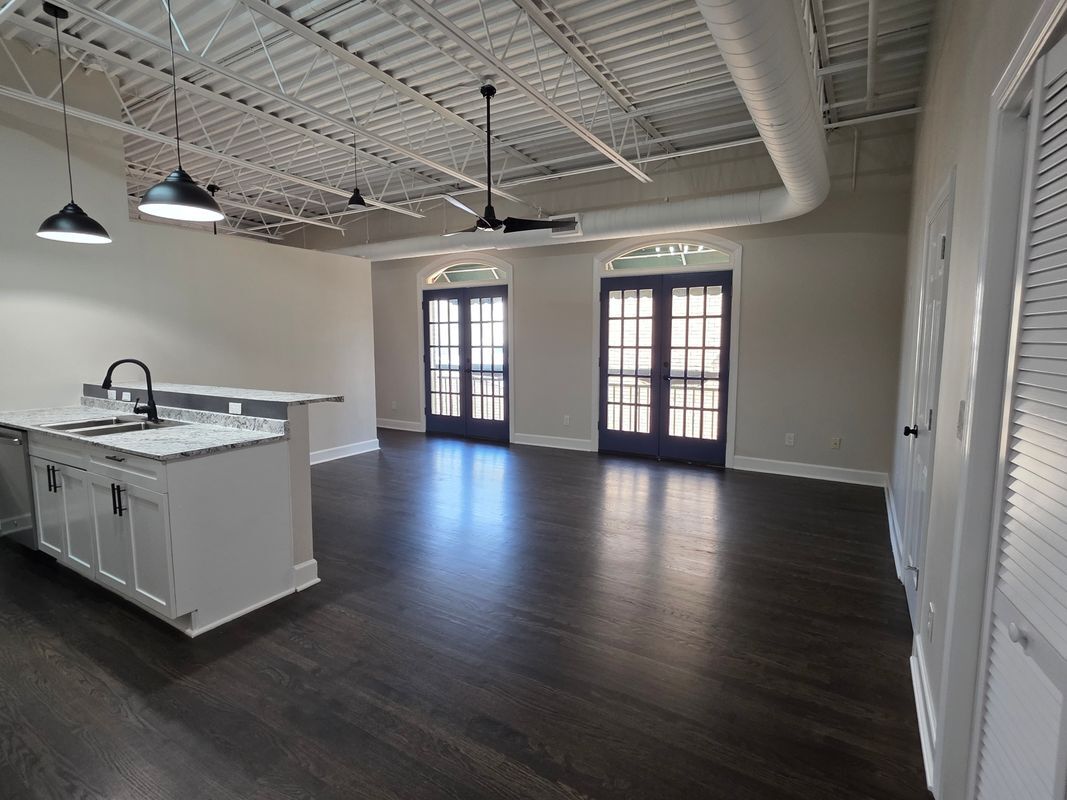 Building Photo - 1611 White Way