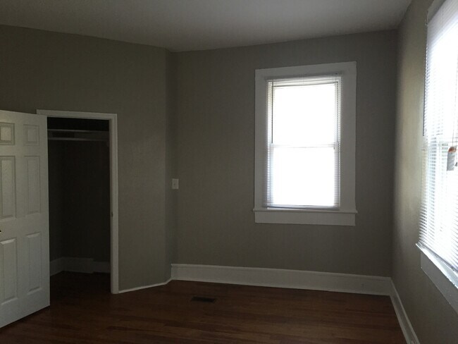 Building Photo - 27 Hemlock Dr