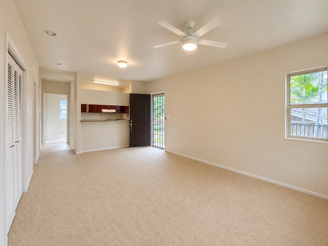 Building Photo - 217 Hooulu Ln