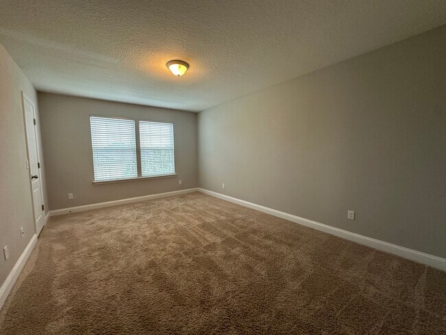 Building Photo - Large Home at Work Golf Village