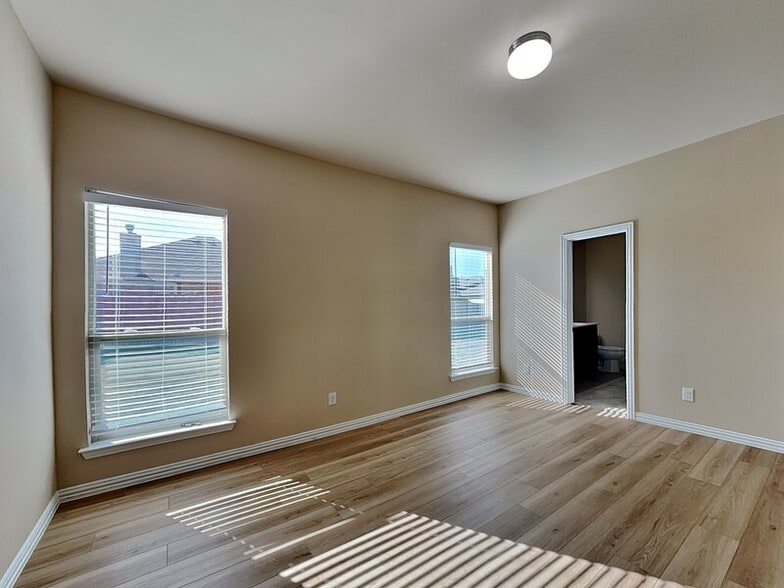 Building Photo - 611 Jennie Marie Cir