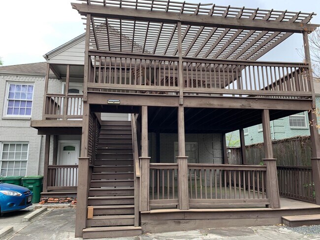 Building Photo - 2423 Woodhead St
