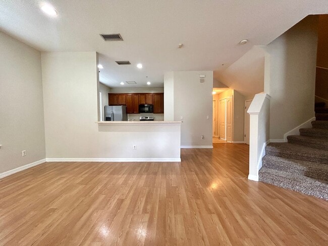 Building Photo - Beautiful Townhome in Lake Nona