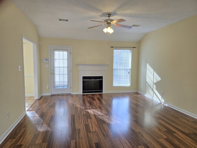 Building Photo - 1764 Tamarind Way