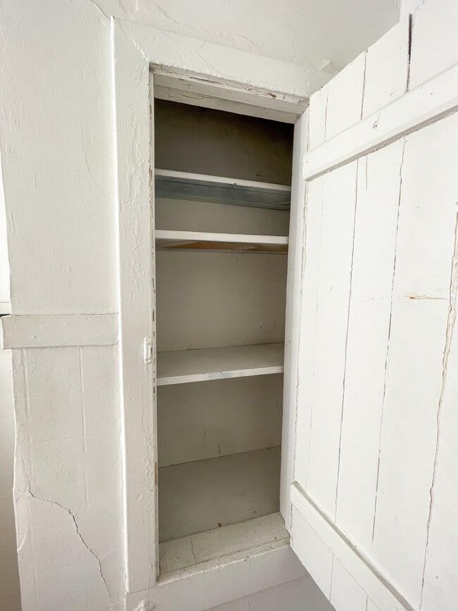 Building Photo - 21 Anderson Ave