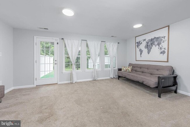 Building Photo - 372 Concetta Dr
