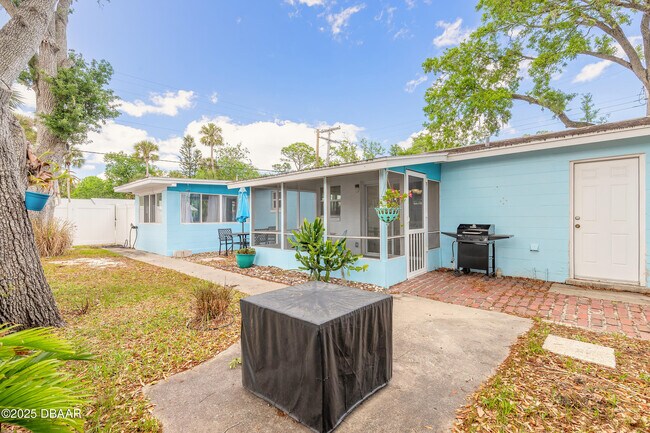 Building Photo - 5028 Palmetto St