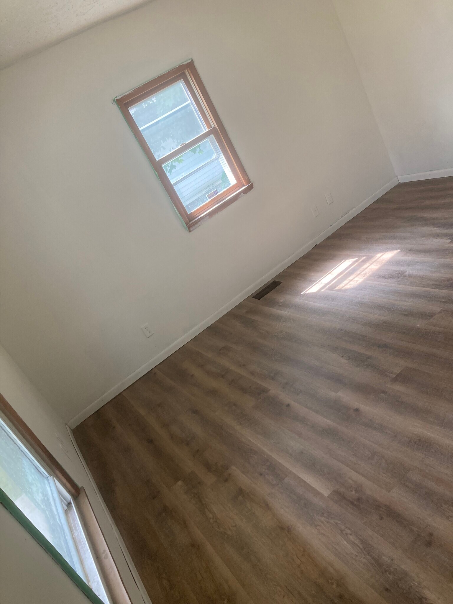 Bedroom - 1024 E North St