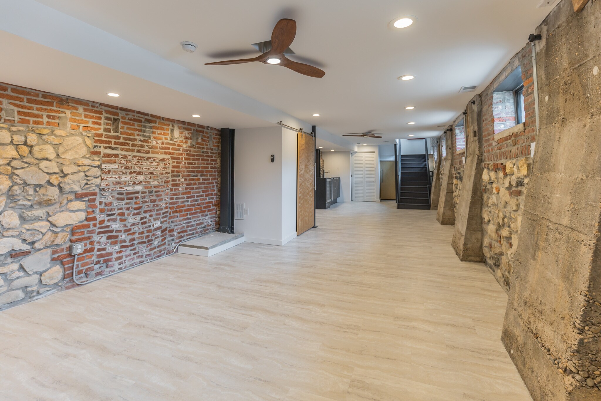 Building Photo - 318 N Lawrence St