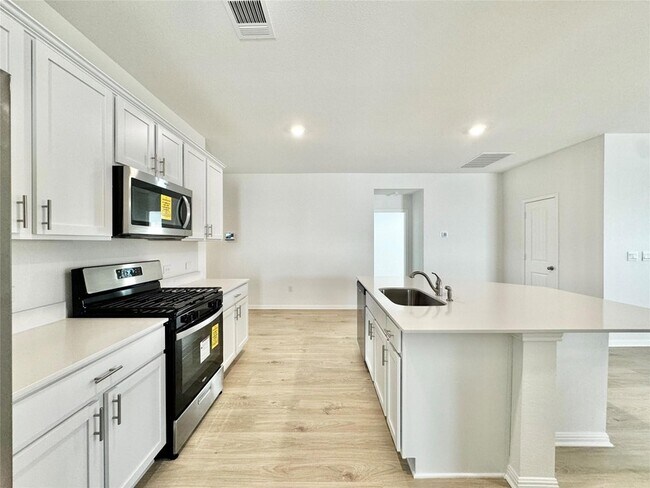 Building Photo - 2353 Bronc Buster Way