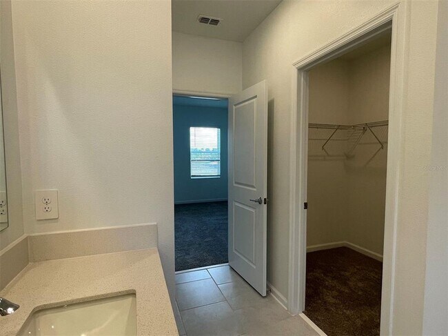 Building Photo - 2165 Sweet Honey Ln