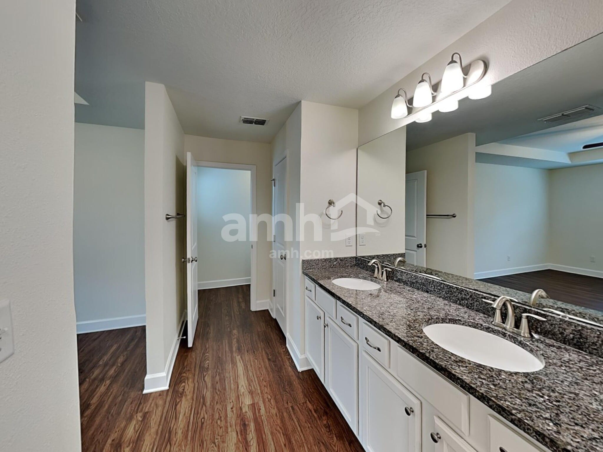 Building Photo - 8577 Highfield Ave