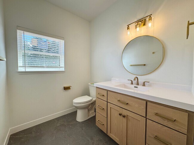 Building Photo - 1712 Whitetail Way