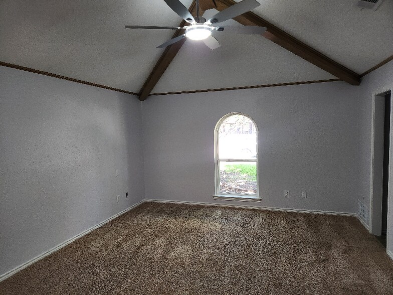 Building Photo - 2320 Kidwell Cir