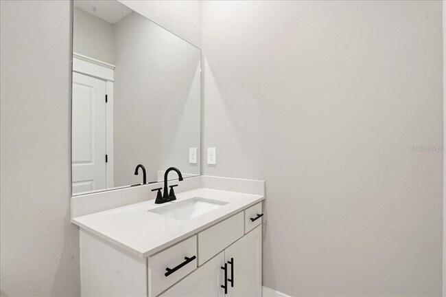 Building Photo - 15165 Serene Shrs Lp