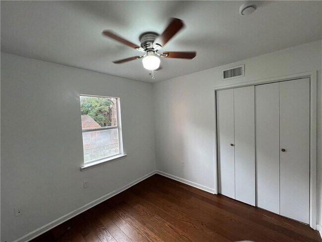 Building Photo - 7702 Belcrest Pl