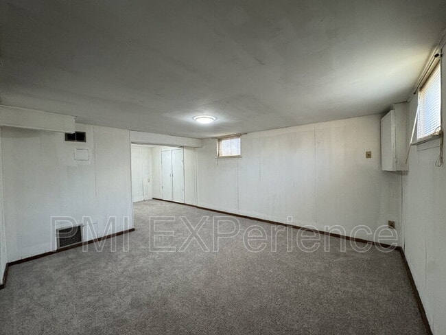 Building Photo - 2204 Ramblewood Dr