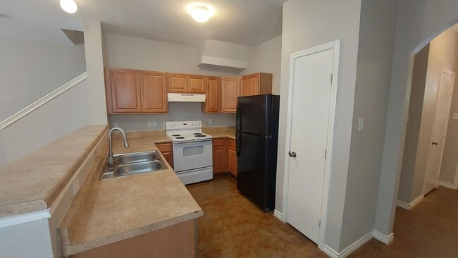 Building Photo - PENDING GRANITE KITCHEN UPDATE AND NEW FLO...