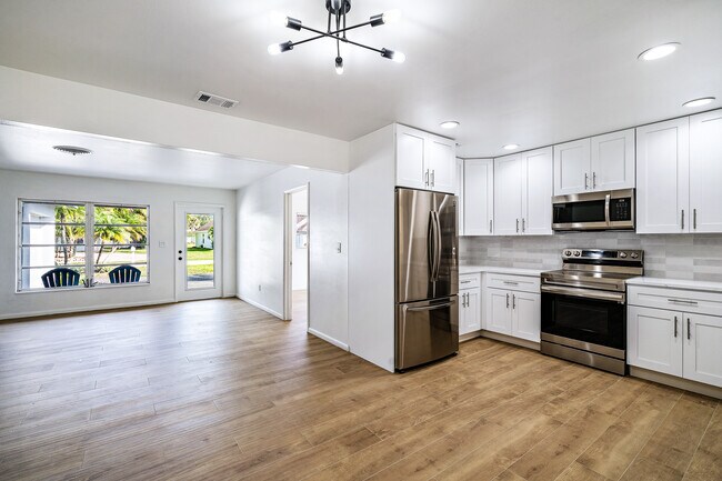 Building Photo - 924 Marlin Dr