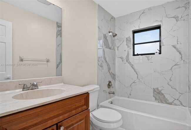 Building Photo - 525 SE Brookside Terrace