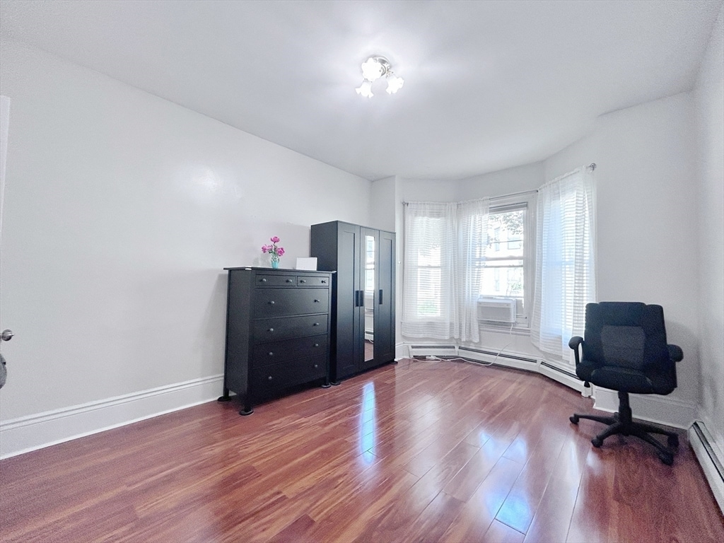 Building Photo - 173 Pleasant St