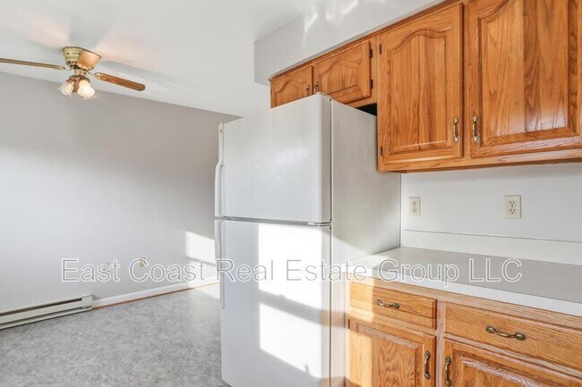 Building Photo - 257 School House Dr