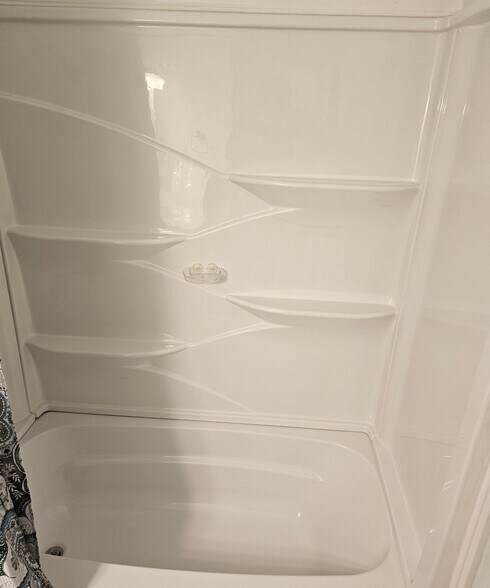 Building Photo - 2000 Greens Blvd