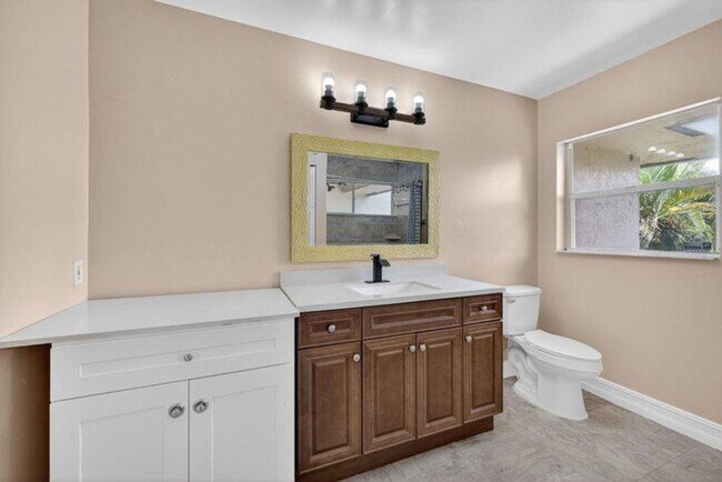 Building Photo - 3239 NW 44th St