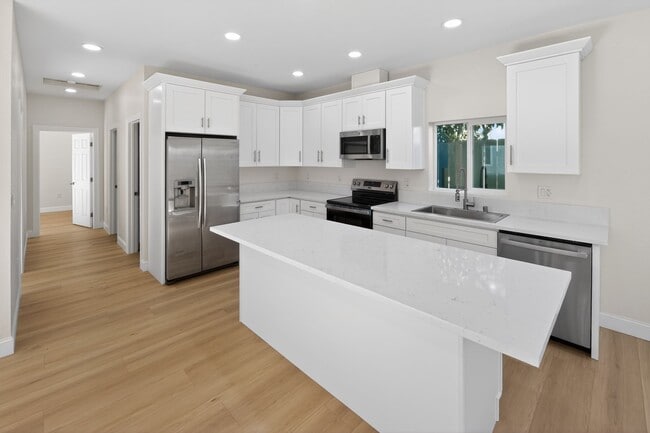 Building Photo - 8090 Flanders Dr