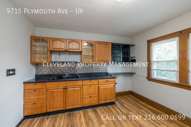 Building Photo - 9715 Plymouth Ave