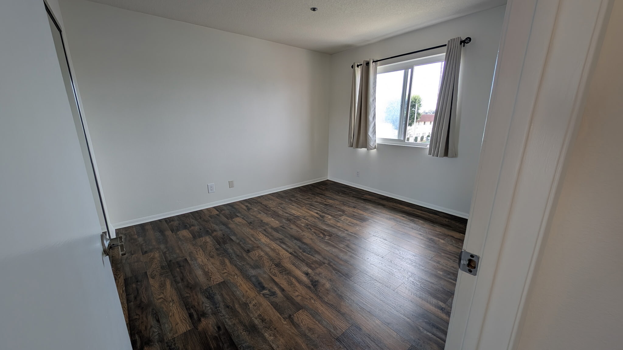 Building Photo - 729 S Knott Ave
