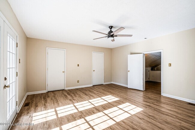 Building Photo - 614 E Brandeis Ave