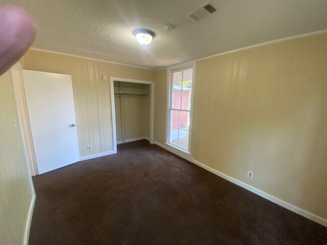 Building Photo - **ON HOLD**3 Bedroom / 2.5 Bathroom Home for Rent in East Columbus, GA***