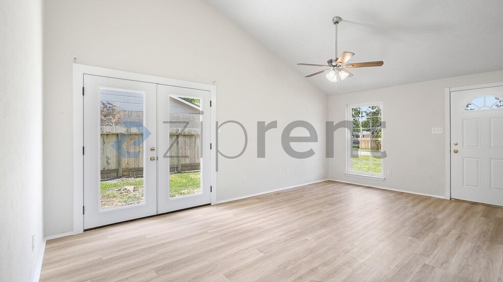 Building Photo - Unit