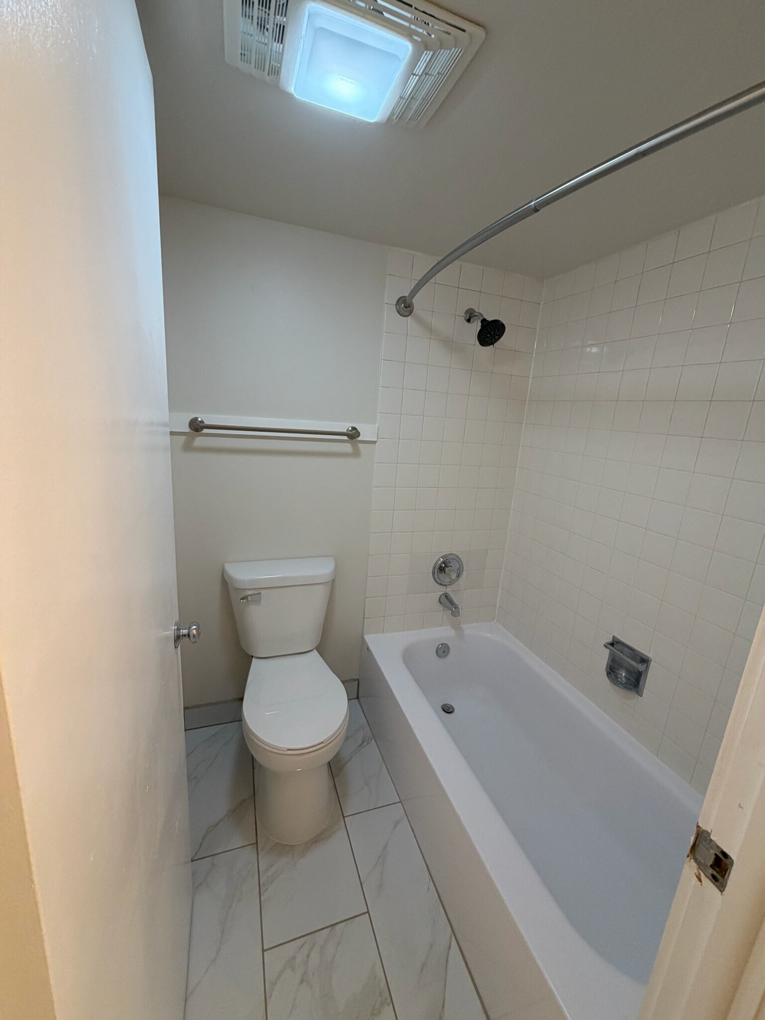 Building Photo - 2235 N Halsted St